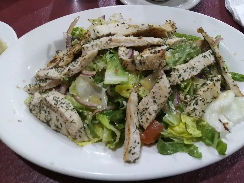 Greek Salad with Grilled Chicken